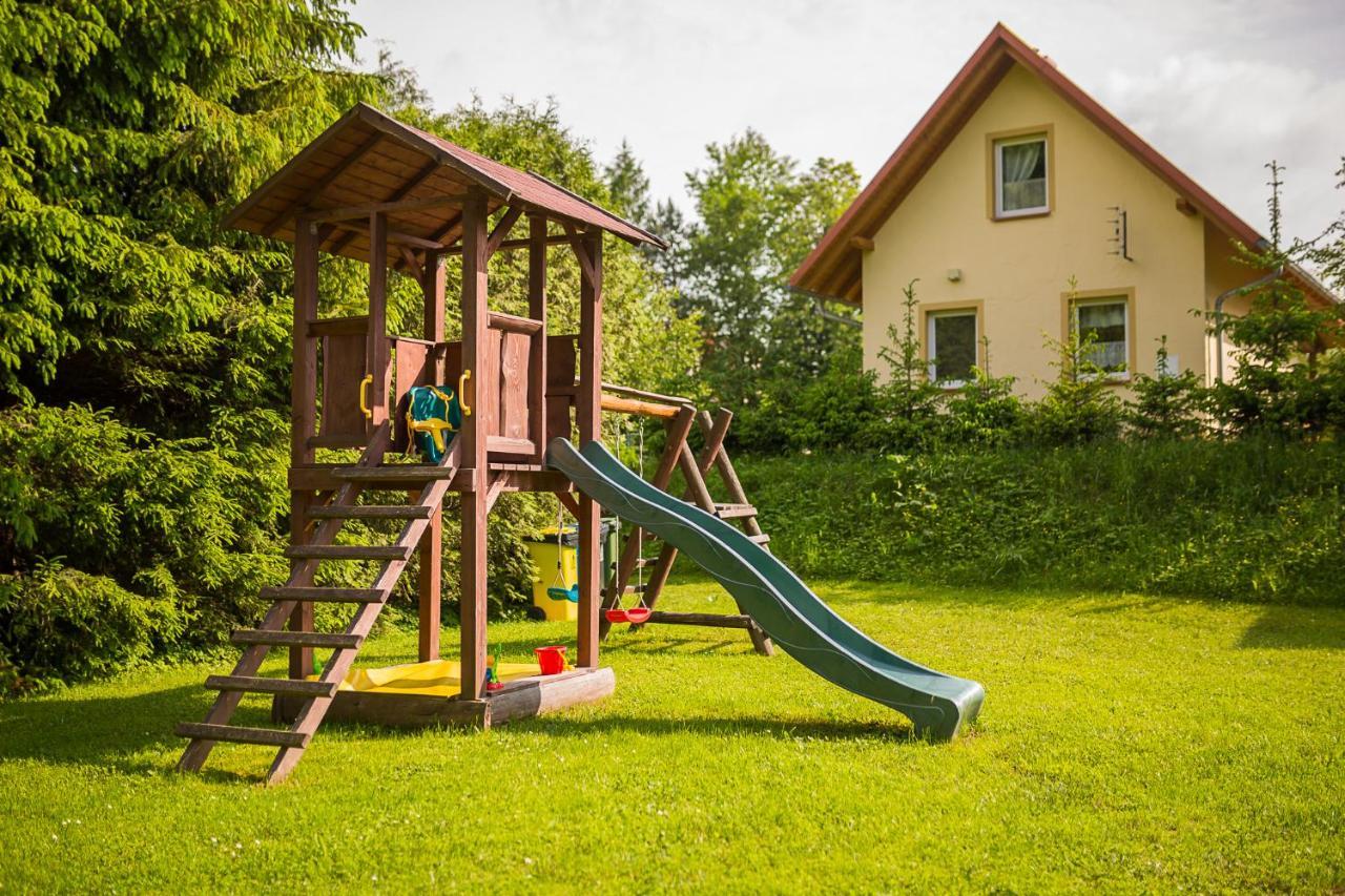 Domki Nad Stawem. Polańczyk Kültér fotó
